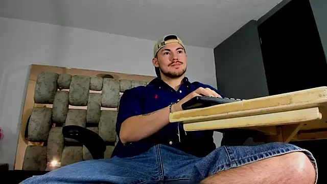 Snapshot of BrunoWalkerr chatting on September 24, 2025, 12:44 pm BrunoWalkerr online show from September 24, 2025, 12:44 pm
