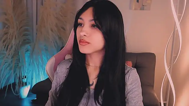 cuteezoe online show from November 29, 2025, 6:57 am