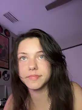 lilbbyily online show from May 7, 2026, 3:11 am
