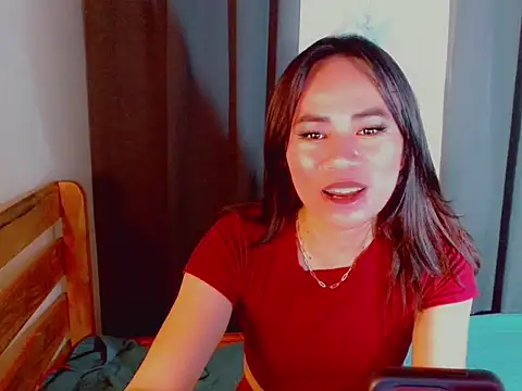 ursweet yummy online show from November 11, 2025, 3:23 am