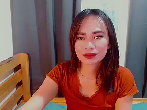 ursweet yummy online show from November 18, 2025, 4:21 pm