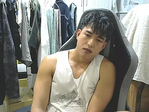 Snapshot of hunterXhan chatting on October 28, 2025, 2:49 pm hunterXhan online show from October 28, 2025, 2:49 pm