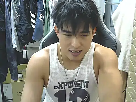 Snapshot of hunterXhan chatting on October 20, 2025, 3:23 pm hunterXhan online show from October 20, 2025, 3:23 pm