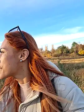 SlimBellaa online show from November 4, 2025, 2:32 pm