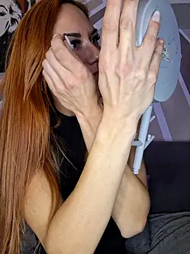 SlimBellaa online show from November 8, 2025, 9:18 pm