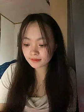 Julia-Elsa online show from October 28, 2025, 4:24 am