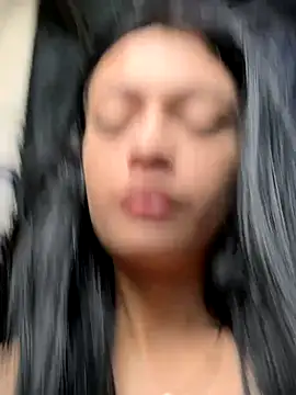 LiaCollings online show from October 27, 2025, 11:33 am