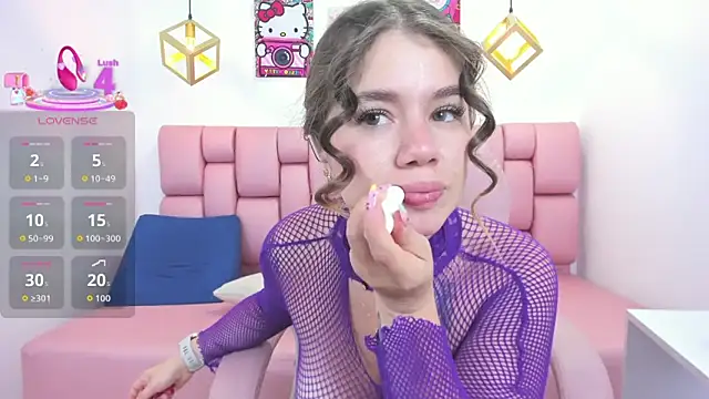 SweetMichel  online show from May 27, 2026, 1:07 pm