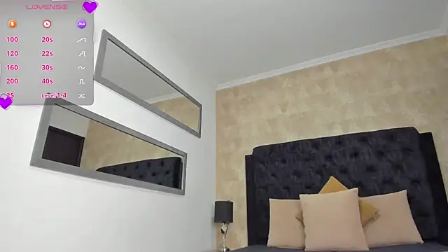 Layla Mackenzie online show from March 31, 2026, 4:58 am