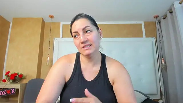Heidy milf online show from July 21, 2026, 8:21 pm