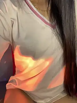 Snapshot of Sexlove_bb chatting on February 8, 2026, 9:34 pm Sexlove bb online show from February 8, 2026, 9:34 pm