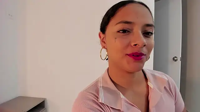 Snapshot of Angellit_Afrodita_ chatting on December 15, 2025, 11:27 am Angellit Afrodita online show from December 15, 2025, 11:27 am