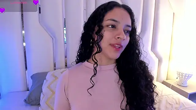 Snapshot of Angellit_Afrodita_ chatting on May 11, 2026, 9:21 am Angellit Afrodita online show from May 11, 2026, 9:21 am