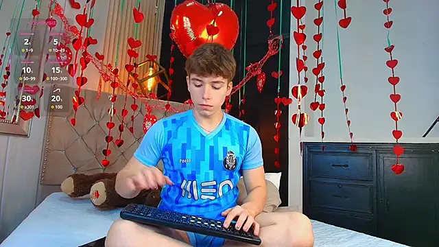 Snapshot of TaylerWhite chatting on September 22, 2025, 12:55 pm TaylerWhite online show from September 22, 2025, 12:55 pm