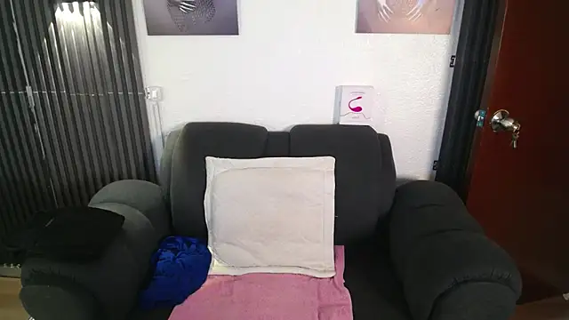 Mia garcia28 online show from November 20, 2025, 8:20 pm