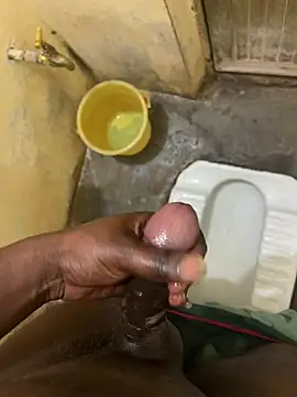 Snapshot of mrsaihotguy chatting on February 9, 2026, 12:52 am mrsaihotguy online show from February 9, 2026, 12:52 am