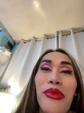 RomanticPearlTS online show from December 18, 2025, 12:49 am