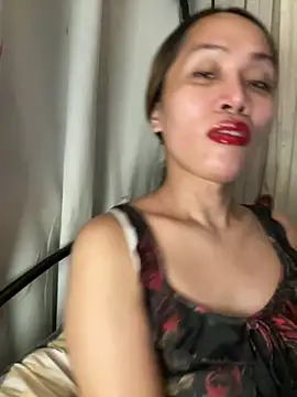 RomanticPearlTS online show from June 3, 2026, 1:56 pm
