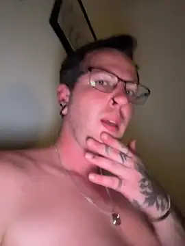 Snapshot of ItsMe_SuperLuc chatting on July 21, 2026, 10:00 pm ItsMe SuperLuc online show from July 21, 2026, 10:00 pm