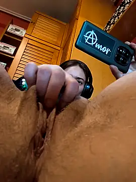 Junani2231 online show from April 3, 2026, 5:19 pm