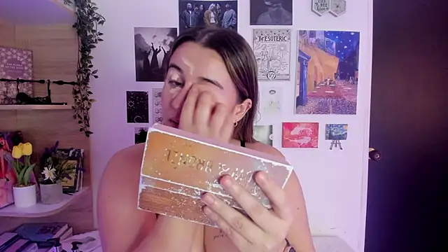 Snapshot of Lana_Herondale chatting on September 19, 2025, 9:30 pm Lana Herondale online show from September 19, 2025, 9:30 pm