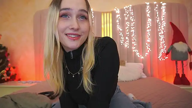 LilElfie online show from January 7, 2026, 2:11 pm