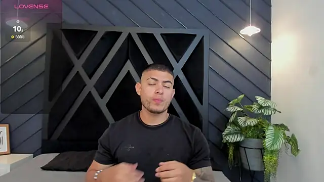 marco garciia  online show from October 30, 2025, 11:12 pm