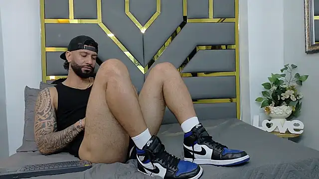 yorbymaxx online show from October 3, 2025, 3:13 pm