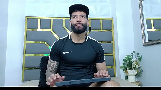 yorbymaxx online show from October 28, 2025, 12:15 pm