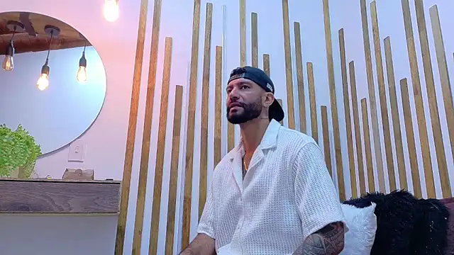 yorbymaxx online show from March 18, 2026, 1:46 pm