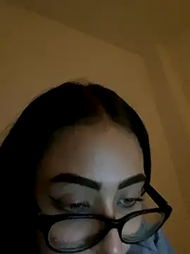 Kitty Pridee online show from November 7, 2025, 6:18 am