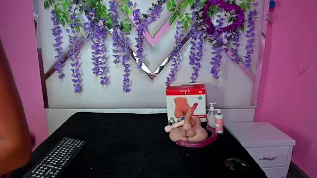 AshleyPrescott69 online show from October 15, 2025, 12:13 pm