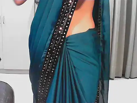 Snapshot of elize__ chatting on October 1, 2025, 9:25 am elize   online show from October 1, 2025, 9:25 am