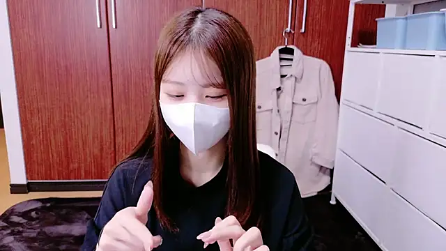 Snapshot of Ema_o0_chan chatting on October 8, 2025, 10:39 am Ema o0 chan online show from October 8, 2025, 10:39 am