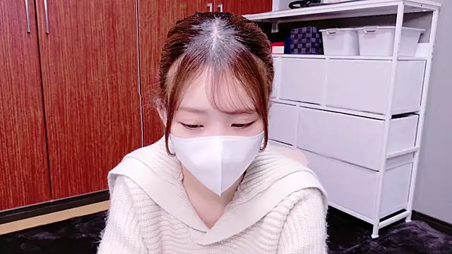 Snapshot of Ema_o0_chan chatting on October 31, 2025, 11:18 am Ema o0 chan online show from October 31, 2025, 11:18 am