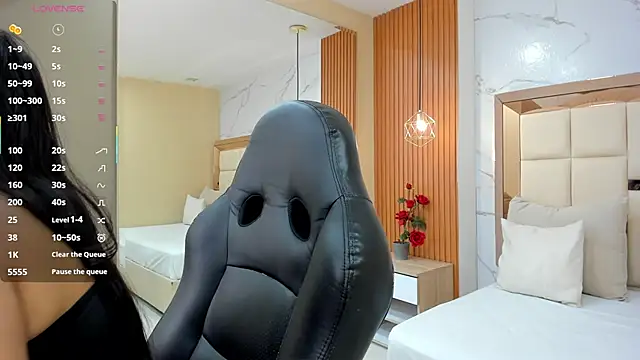 julieta rosee online show from October 29, 2025, 10:20 pm