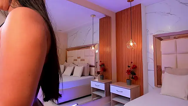 julieta rosee online show from March 9, 2026, 9:51 pm