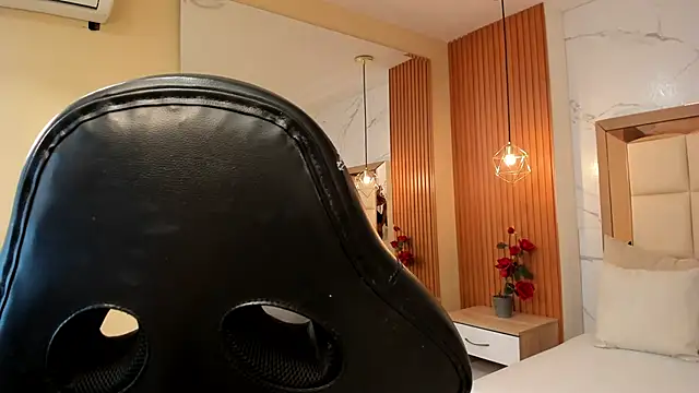 julieta rosee online show from March 30, 2026, 10:00 pm