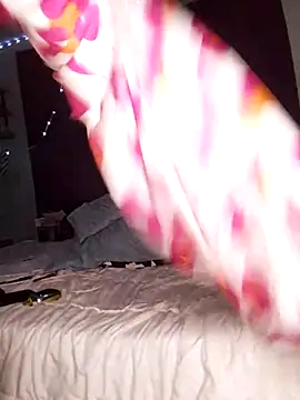 Purple2StayThnxx online show from January 8, 2026, 11:33 pm