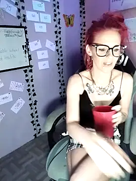 Purple2StayThnxx online show from November 19, 2025, 9:26 pm