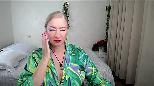 Snapshot of hunters_woman chatting on July 17, 2026, 3:15 am hunters woman online show from July 17, 2026, 3:15 am