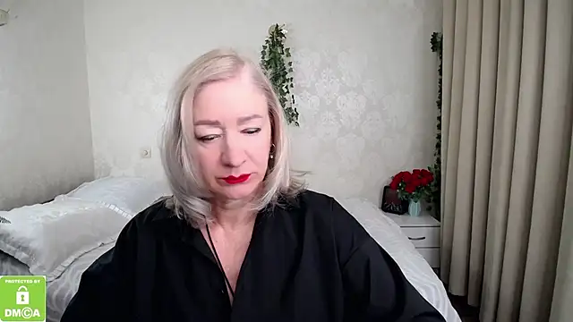 hunters woman online show from March 1, 2026, 7:36 pm