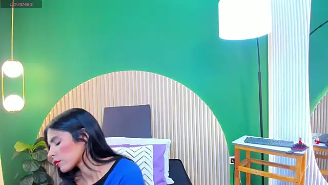 milavega  online show from April 17, 2026, 5:05 pm