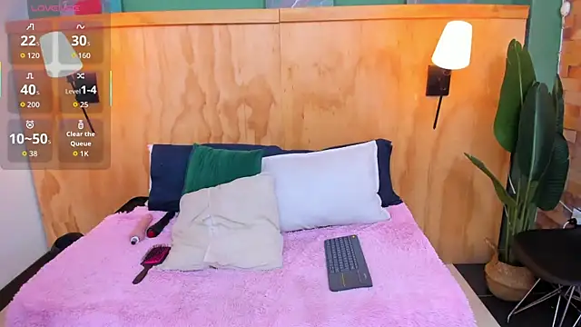 milavega  online show from December 21, 2025, 11:56 am