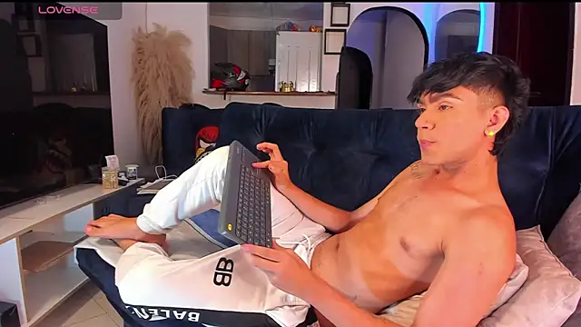 Snapshot of Steven_baby69 chatting on September 20, 2025, 2:05 am Steven baby69 online show from September 20, 2025, 2:05 am