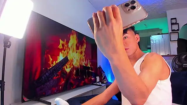 Snapshot of Steven_baby69 chatting on October 5, 2025, 2:02 am Steven baby69 online show from October 5, 2025, 2:02 am