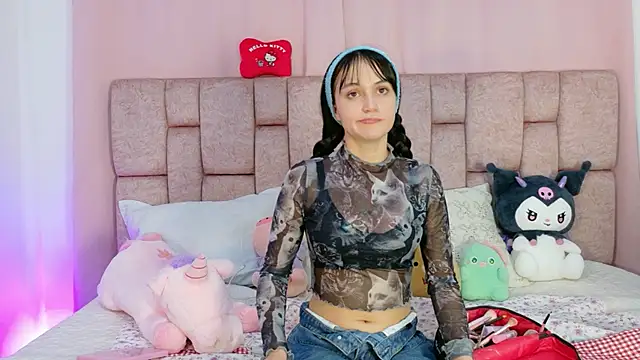 LolaYun online show from January 9, 2026, 1:40 pm