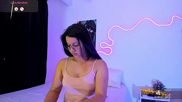 Dilan and Mia online show from September 11, 2025, 1:11 pm