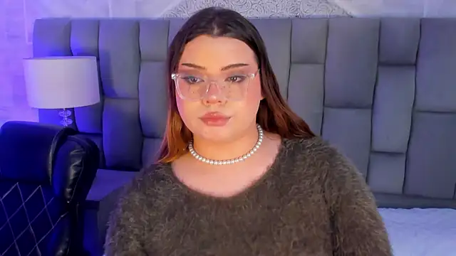 Snapshot of Maxxxine1 chatting on March 13, 2026, 12:26 am Maxxxine1 online show from March 13, 2026, 12:26 am