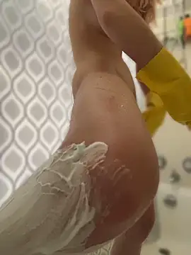 SeccySerena online show from April 7, 2026, 6:21 pm